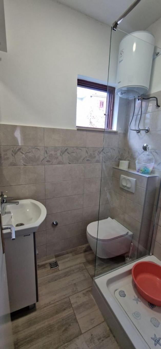 Apartment Tenara Vis Ngoại thất bức ảnh
