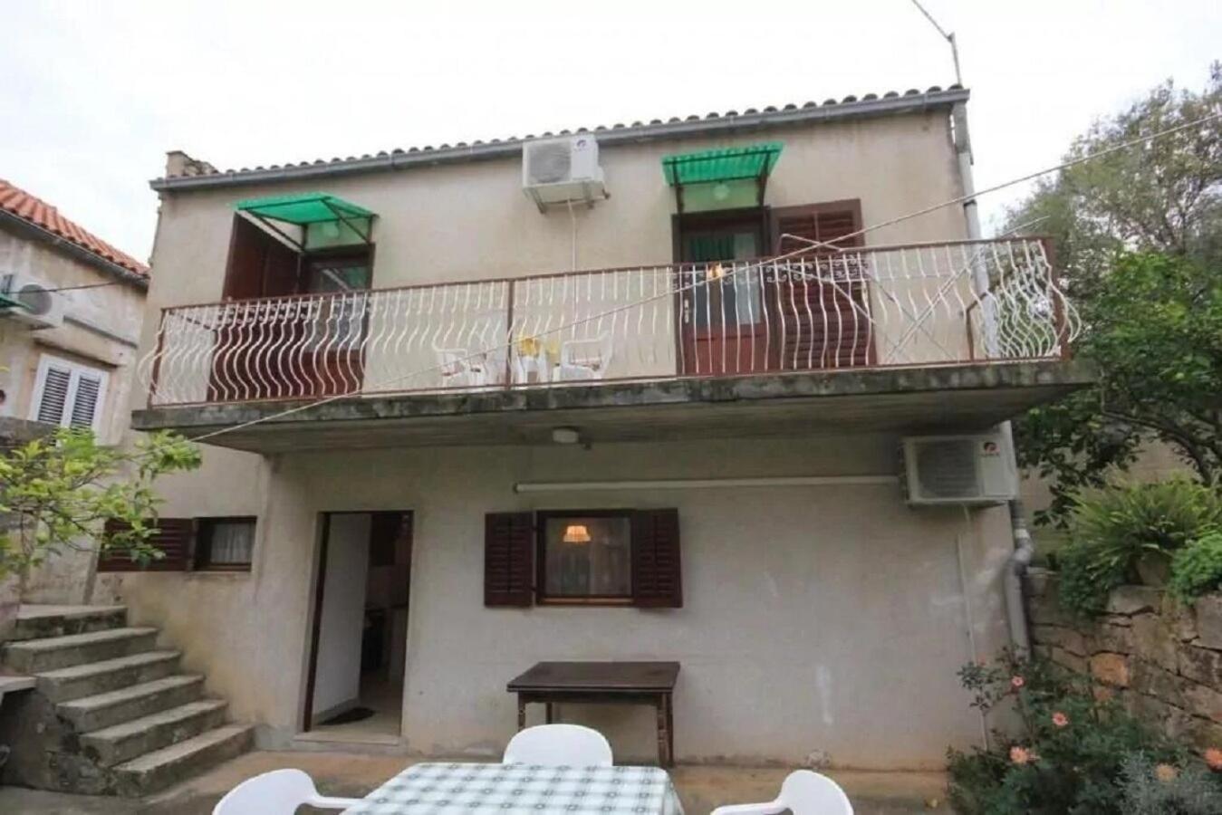 Apartment Tenara Vis Ngoại thất bức ảnh